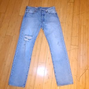 NWOT 501 button fly jeans distressed